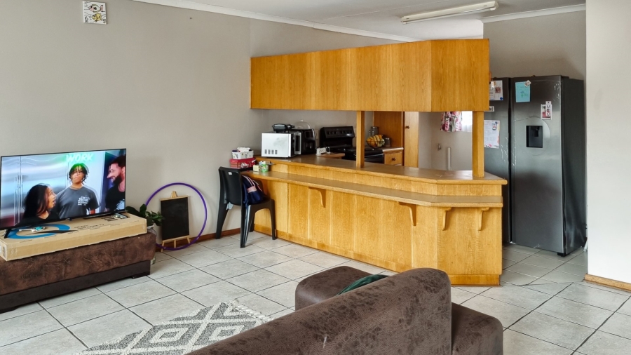 2 Bedroom Property for Sale in Langenhovenpark Free State